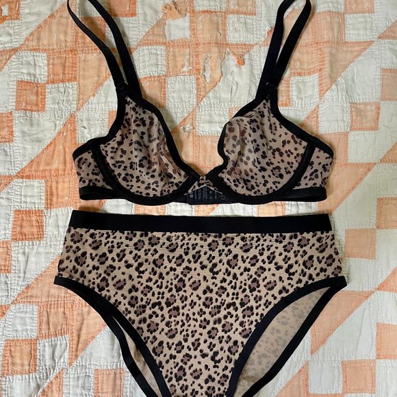 The Plunge Bra & High Waist Set - Picture 1 of 4